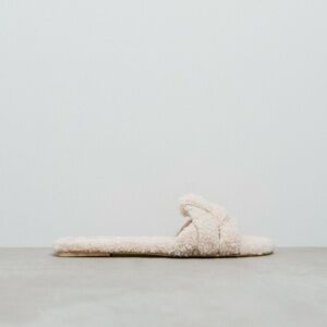 BNWT zara crossover Sherpa sandals